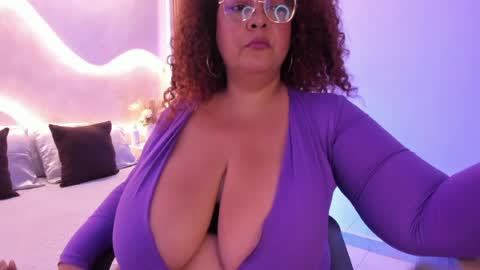 Snapshot of maraasweet chatting on May 13, 2:20 am Mrs. Sweet online show from May 13, 2:20 am