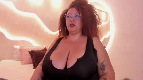 Snapshot of maraasweet chatting on May 23, 2:06 am Mrs. Sweet online show from May 23, 2:06 am