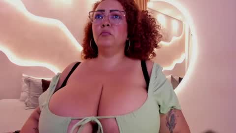 Snapshot of maraasweet chatting on June 26, 2:38 am Mrs. Sweet online show from June 26, 2:38 am