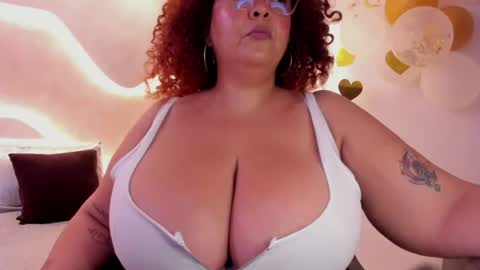 Snapshot of maraasweet chatting on July 3, 1:01 am Mrs. Sweet online show from July 3, 1:01 am
