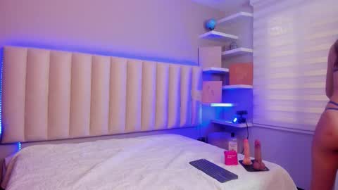 Snapshot of maraia_ford chatting on September 28, 12:21 pm Mara online show from September 28, 12:21 pm