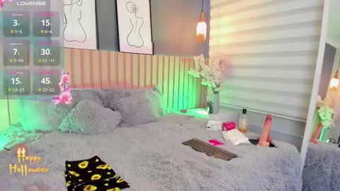 Snapshot of maraia_ford chatting on October 10, 8:41 pm Mara online show from October 10, 8:41 pm