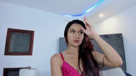 Snapshot of maraiah_petit chatting on October 18, 9:10 am Mara online show from October 18, 9:10 am