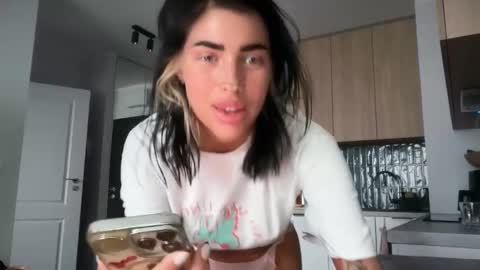 Marakuia online show from November 15, 8:00 am