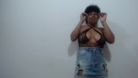 Snapshot of marasilk chatting on October 2, 2:02 pm Mara Silk online show from October 2, 2:02 pm