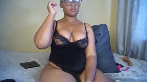 Snapshot of maraya_gold chatting on December 19, 11:50 am maraya_gold online show from December 19, 11:50 am