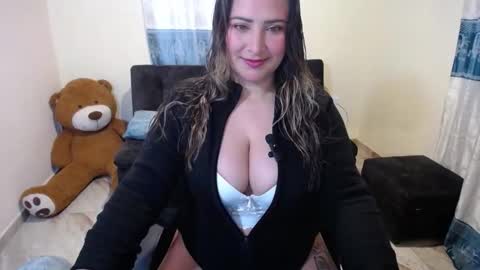 Snapshot of marcee93 chatting on January 7, 5:48 pm Marce online show from January 7, 5:48 pm