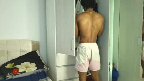 Snapshot of marcelo_dosantos77 chatting on December 15, 5:06 pm MARCELO online show from December 15, 5:06 pm