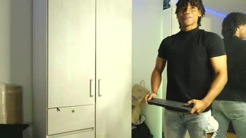 Snapshot of marcelo_dosantos77 chatting on January 14, 4:18 am MARCELO online show from January 14, 4:18 am