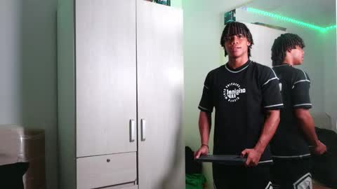 Snapshot of marcelo_dosantos77 chatting on February 12, 10:38 pm MARCELO online show from February 12, 10:38 pm