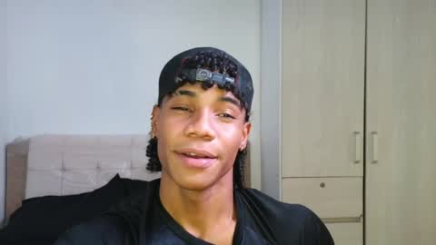 Snapshot of marcelo_dosantos77 chatting on March 25, 3:18 pm MARCELO online show from March 25, 3:18 pm