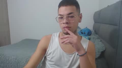 Snapshot of marcelo_m1lk chatting on September 15, 3:34 pm marcelo_m1lk online show from September 15, 3:34 pm