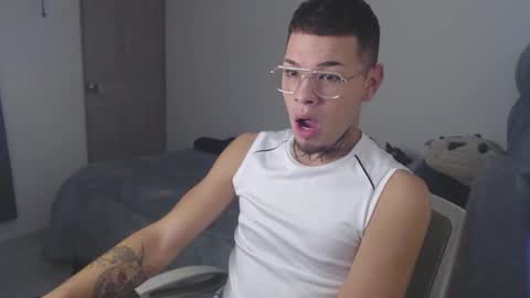 Snapshot of marcelo_m1lk chatting on September 17, 9:33 am marcelo_m1lk online show from September 17, 9:33 am