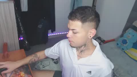 Snapshot of marcelo_m1lk chatting on October 10, 5:39 am marcelo_m1lk online show from October 10, 5:39 am