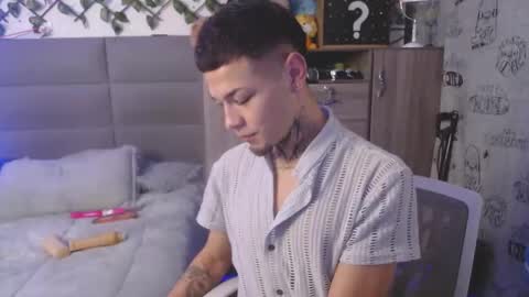 Snapshot of marcelo_m1lk chatting on November 4, 4:55 am marcelo_m1lk online show from November 4, 4:55 am