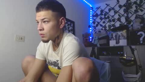 Snapshot of marcelo_m1lk chatting on November 7, 5:40 am marcelo_m1lk online show from November 7, 5:40 am