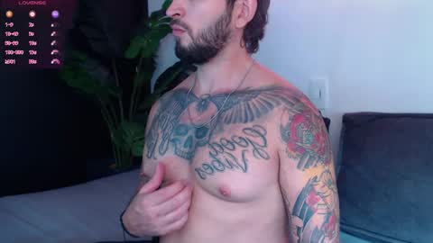 marco_allison43 online show from October 3, 8:50 pm