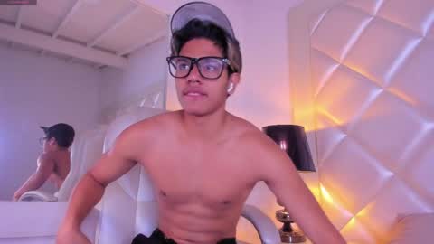 marco_deluxe online show from June 5, 12:00 pm