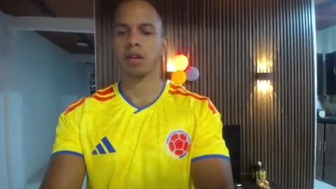 Snapshot of marco_striker chatting on June 12, 11:14 pm Marco online show from June 12, 11:14 pm