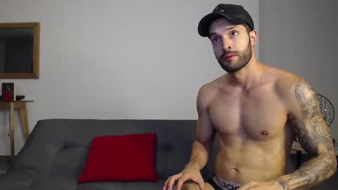 Snapshot of marcoandpolo01 chatting on February 24, 3:02 am Marco Polo online show from February 24, 3:02 am