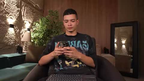Snapshot of marcoyethan chatting on June 25, 6:18 am Marco and Ethan online show from June 25, 6:18 am