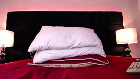 Snapshot of marcus_hanks chatting on February 1, 10:15 am Marcus Hanks online show from February 1, 10:15 am