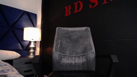 Snapshot of marcus_hanks chatting on February 2, 2:24 pm Marcus Hanks online show from February 2, 2:24 pm