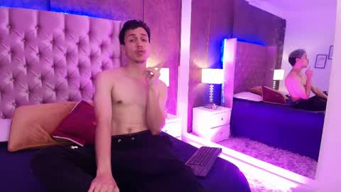 Snapshot of marcus_hanks chatting on February 19, 4:23 am Marcus Hanks online show from February 19, 4:23 am