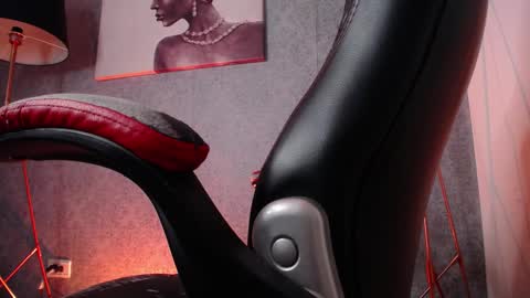 Snapshot of marcus_hanks chatting on February 21, 11:22 am Marcus Hanks online show from February 21, 11:22 am