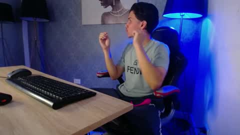 Snapshot of marcus_hanks chatting on February 23, 5:01 am Marcus Hanks online show from February 23, 5:01 am