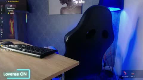 Snapshot of marcus_hanks chatting on February 23, 8:06 am Marcus Hanks online show from February 23, 8:06 am