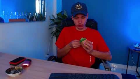 Snapshot of marcus_hanks chatting on February 28, 6:54 am Marcus Hanks online show from February 28, 6:54 am