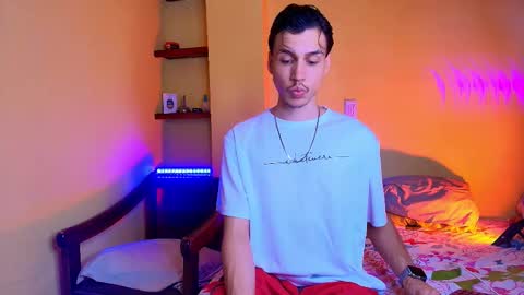 Snapshot of marcus_hanks chatting on September 26, 5:33 am Marcus Hanks online show from September 26, 5:33 am