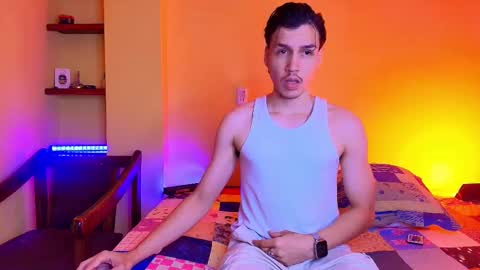 Snapshot of marcus_hanks chatting on October 3, 3:47 am Marcus Hanks online show from October 3, 3:47 am