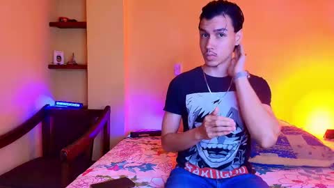 Snapshot of marcus_hanks chatting on October 13, 5:18 am Marcus Hanks online show from October 13, 5:18 am