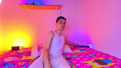 Snapshot of marcus_hanks chatting on October 22, 10:42 pm Marcus Hanks online show from October 22, 10:42 pm