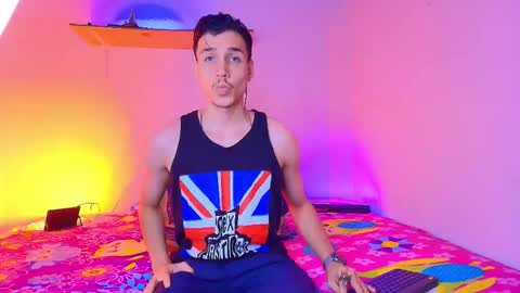 Snapshot of marcus_hanks chatting on October 27, 4:05 am Marcus Hanks online show from October 27, 4:05 am