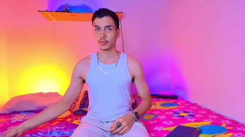 Snapshot of marcus_hanks chatting on October 28, 7:12 am Marcus Hanks online show from October 28, 7:12 am