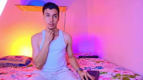 Snapshot of marcus_hanks chatting on November 21, 5:50 am Marcus Hanks online show from November 21, 5:50 am