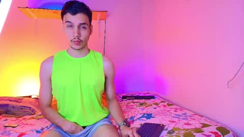 Snapshot of marcus_hanks chatting on December 4, 3:49 am Marcus Hanks online show from December 4, 3:49 am