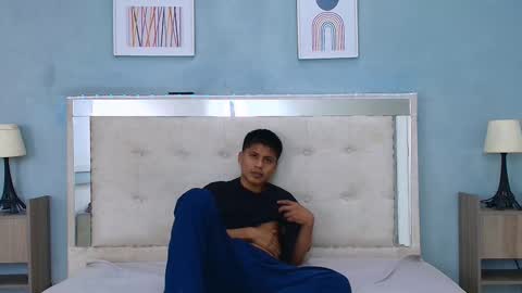 Snapshot of marcus_hans chatting on September 21, 6:53 pm marcus hans online show from September 21, 6:53 pm