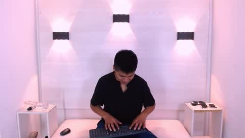 Snapshot of marcus_hans chatting on October 18, 12:28 pm marcus hans online show from October 18, 12:28 pm