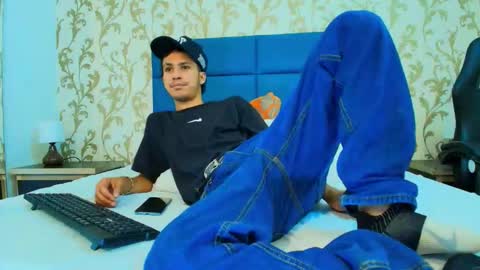 Snapshot of marcus_jeron chatting on October 25, 3:58 am marcus_jeron online show from October 25, 3:58 am