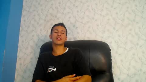 Snapshot of marcus_jeron chatting on June 5, 12:06 am marcus_jeron online show from June 5, 12:06 am