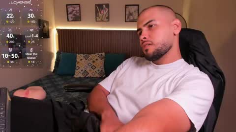 marcus_soler online show from April 25, 2:36 pm