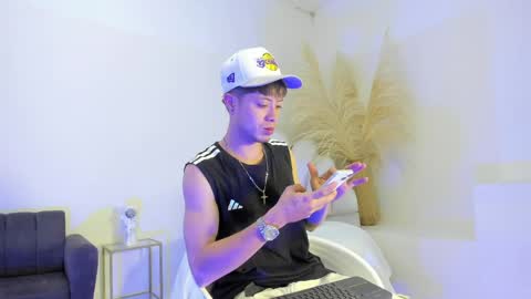 Snapshot of marcuscollins1_ chatting on June 4, 12:44 pm Marcus online show from June 4, 12:44 pm