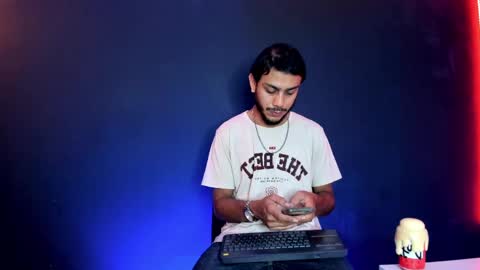 Snapshot of marcusgrayy chatting on April 10, 11:48 am Marcus online show from April 10, 11:48 am