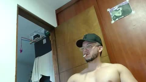 Snapshot of marcusmilarc chatting on June 2, 10:56 pm online show from June 2, 10:56 pm
