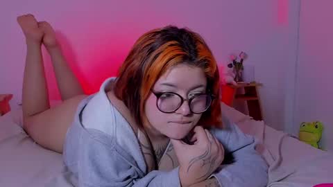 Snapshot of marcy_grey chatting on December 3, 3:20 am danna online show from December 3, 3:20 am