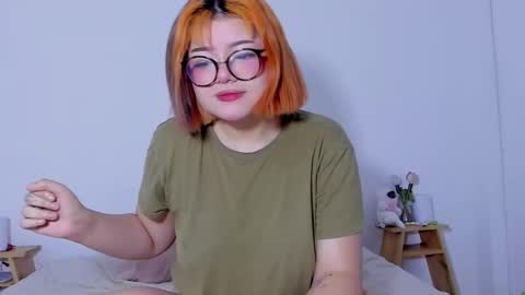 Snapshot of marcy_grey chatting on December 5, 7:38 am danna online show from December 5, 7:38 am